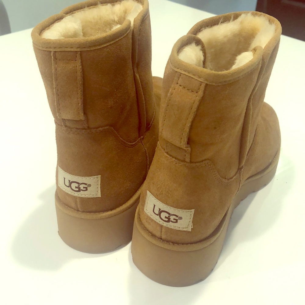 UGG Kristin mini suede  boot Sz 8